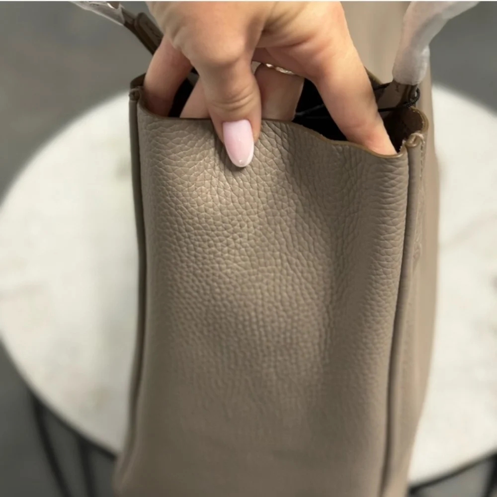 NWT Marc Jacob's Tote Bag in cement - Picture 9 of 15
